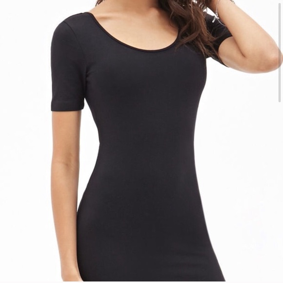 black short sleeve bodycon dress